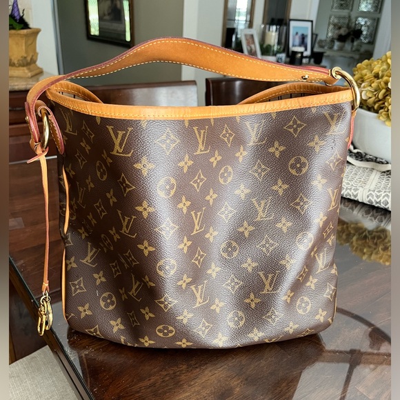 Authentic Louis Vuitton Monogrammed Bag - Large Tote - Picture 6 of 9